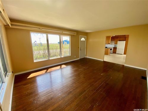 320 2nd St E, Carnduff, SK, S0C2H0 | Card Image