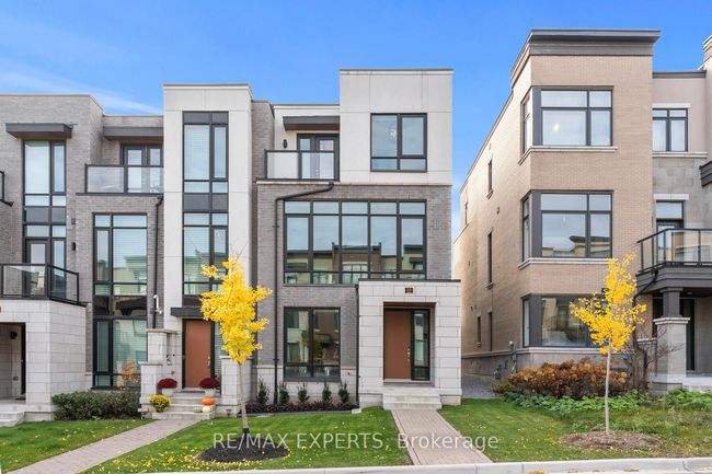 23 Carrville Woods Cir, House attached with 3 bedrooms, 4 bathrooms and 2 parking in Vaughan ON | Image 4