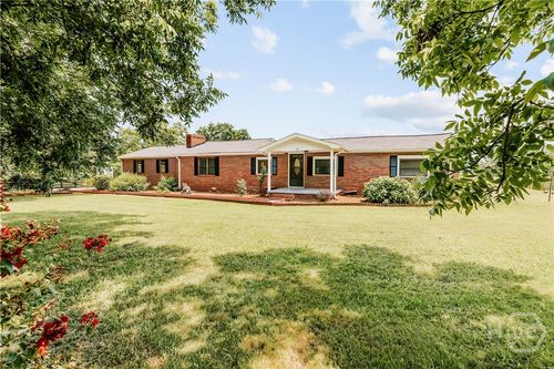 51 Brandon Cir, winterville, GA, 30683-4601 | Card Image