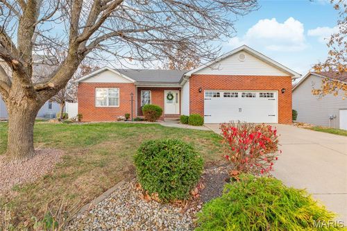 109 Spruce Ct, Brighton, IL, 62012-4402 | Card Image