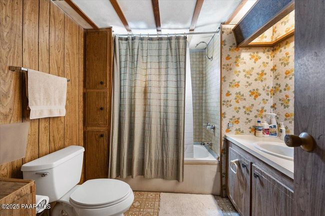 34-Bathroom | Image 10
