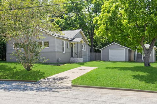 620 S Bell St, Bellville, TX, 77418-2702 | Card Image