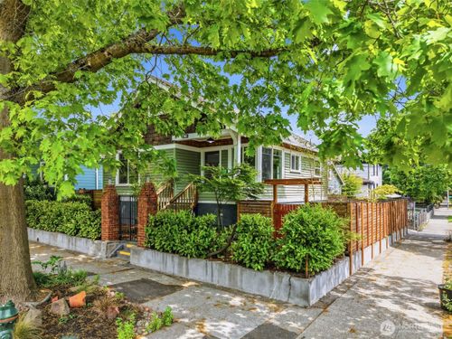 902 22nd Ave, Seattle, WA, 98122-4808 | Card Image