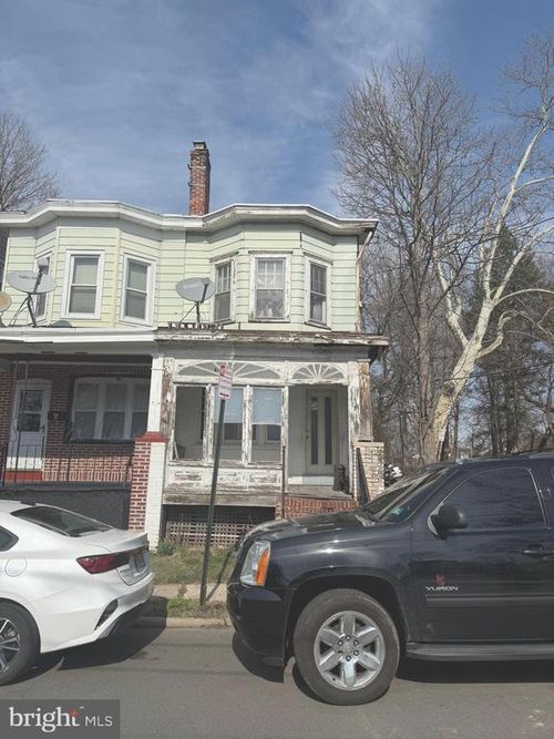 2 Laurel Pl, Trenton, NJ, 08618-4018 | Card Image