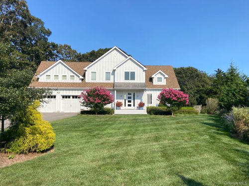 17 Willowood Ct, Westhampton, NY, 11977-1013 | Card Image