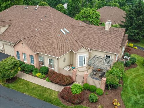 135 Linden Ct, Seven Fields, PA, 16046-4303 | Card Image