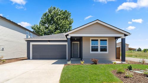 551 Dano Way, Phoenix, OR, 97535-9776 | Card Image