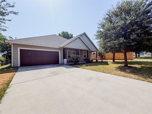 402 N Trinity St, Decatur, TX, 76234-1418 | Card Image