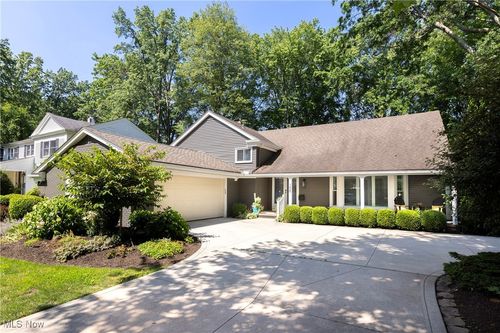 198 Plymouth Dr, Bay Village, OH, 44140-1478 | Card Image