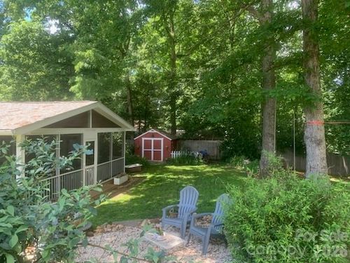 107 High St, Black Mountain, NC, 28711-9414 | Card Image