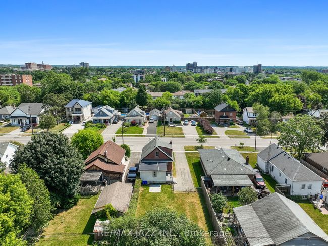 110 Gibbons St, House other with 3 bedrooms, 2 bathrooms and 3 parking in Oshawa ON | Image 44