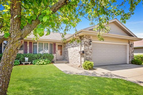 249 Whisper Ln, Kewaskum, WI, 53040-9343 | Card Image