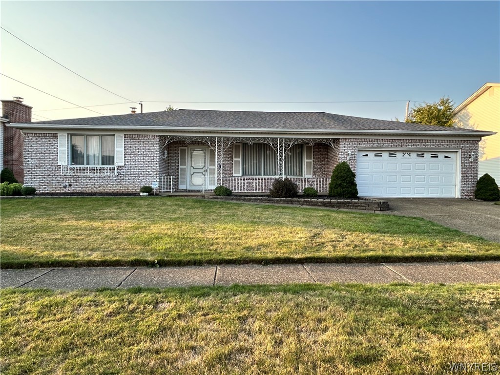 Lou Dr, Depew, NY 14043