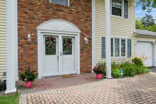 30 Dale Ln, Hauppauge, NY, 11788-4330 | Card Image