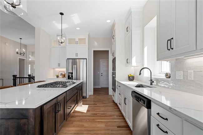 9069 Shady Bend Rd, House other with 5 bedrooms, 3 bathrooms and null parking in Lenexa KS | Image 13