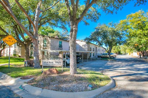 unit-d-745 - D S Park St, San Angelo, TX, 76901-4577 | Card Image