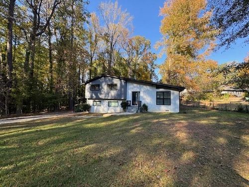 2045 Pine Oak Dr Sw, Atlanta, GA, 30310-2269 | Card Image