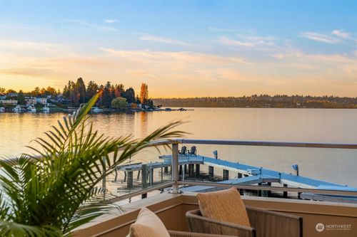 2-4511 Lake Washington Boulevard Ne, Kirkland, WA, 98033 | Card Image