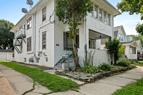 869 Division St, GREEN BAY, WI, 54303-2946 | Card Image