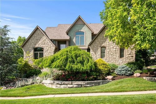 13210 Outlook St, Overland Park, KS, 66209-4021 | Card Image