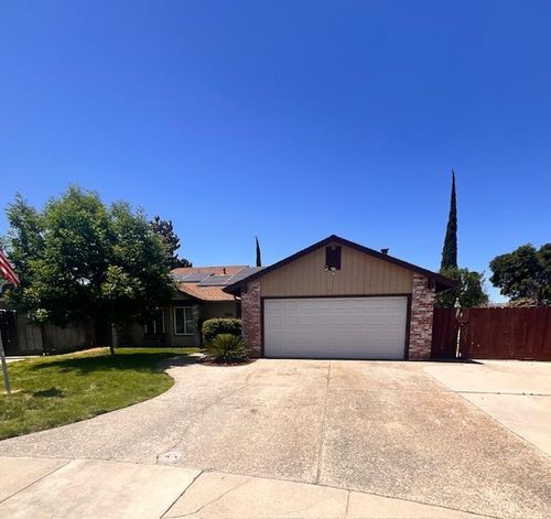 6104 Chickasaw Court, Manteca, CA, 95336 | Card Image