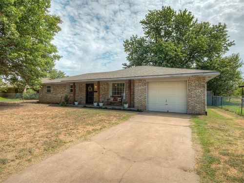 410 N Magnolia St, Crescent, OK, 73028-9047 | Card Image