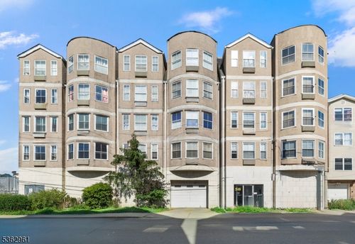 apt-a2-56 Ferguson St, Newark, NJ, 07105-2881 | Card Image