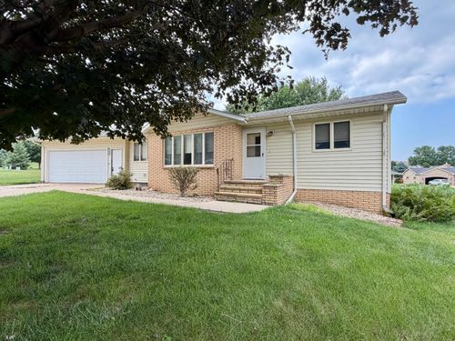 1111 Elm Cv, Luverne, MN, 56156-2145 | Card Image