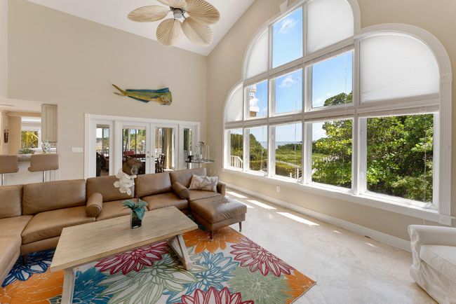 Living Room | Image 8
