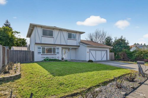 1355 W F St, Dixon, CA, 95620-2613 | Card Image