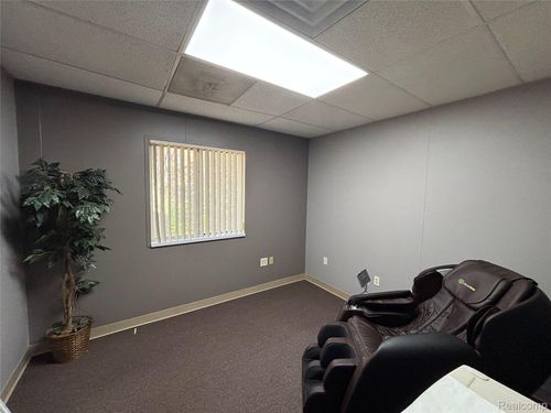 25 Owen St, Belleville, MI, 48111-2921 | Card Image