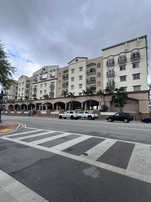 apt-305-5271 Sw 8th St, Coral Gables, FL, 33134-2382 | Card Image