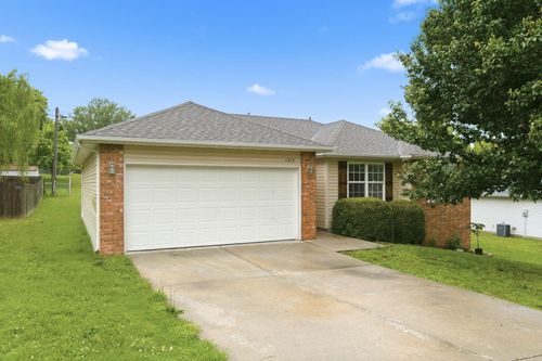 1215 S 14th Ave, Ozark, MO, 65721-8666 | Card Image