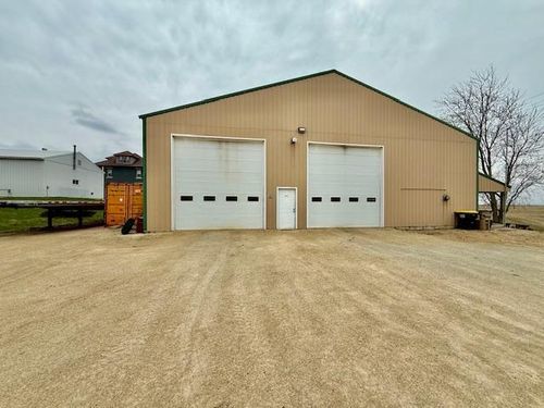 402 E Main St, Eitzen, MN, 55931-7748 | Card Image
