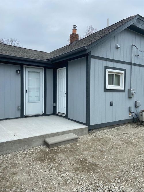 4201 Forest St, Leonard, MI, 48367-1926 | Card Image