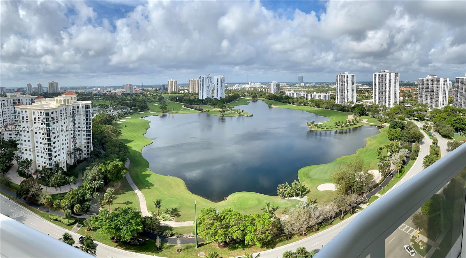 2105 20185 E Country Club Dr, For Sale in Aventura Zoocasa