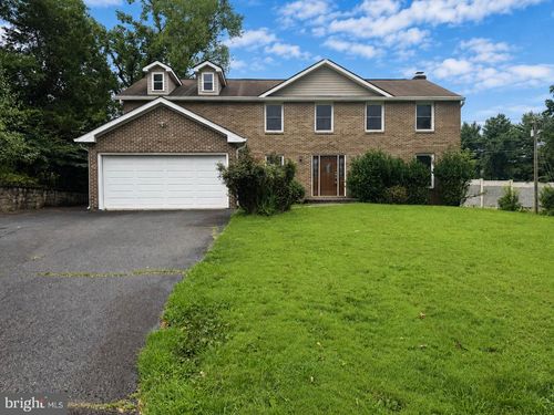 9627 Locust Hill Dr, Great Falls, VA, 22066-2018 | Card Image