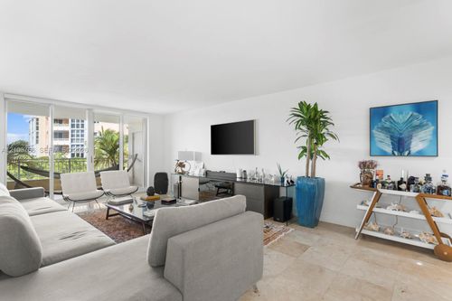310-765 Crandon Blvd, Key Biscayne, FL, 33149-2567 | Card Image