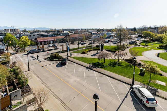 411 - 20460 Douglas Crescent, Condo with 2 bedrooms, 2 bathrooms and 1 parking in Langley BC | Image 1
