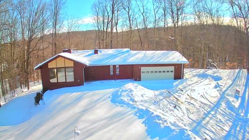 498 Hull St, Boyne City, MI, 49712-9066 | Card Image