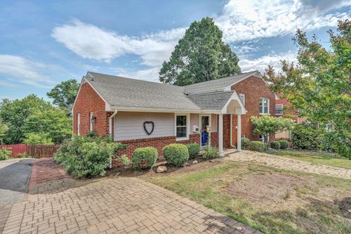 2323 Mount Vernon Rd Sw, Roanoke, VA, 24015-3615 | Card Image