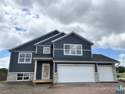 1001 Estate St Street, Harrisburg, SD, 57032 | Card Image