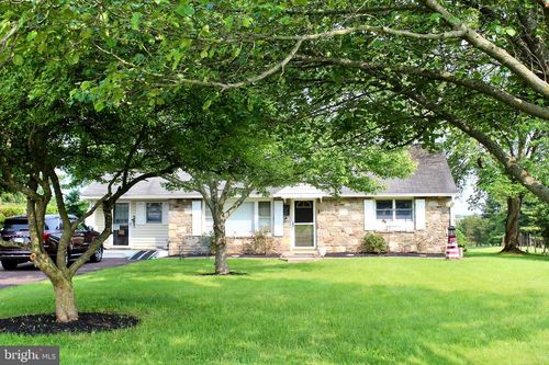 520 Upper Mainland Rd, HARLEYSVILLE, PA, 19438-2508 | Card Image