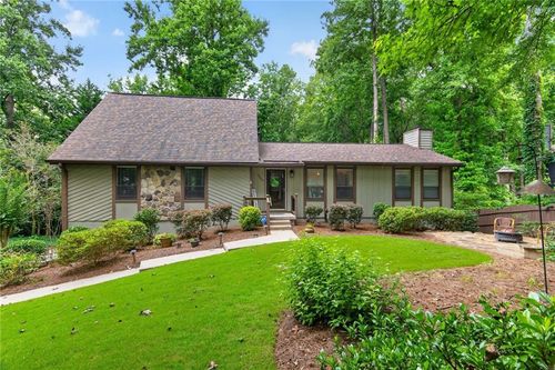 9640 Pine Thicket Way, Roswell, GA, 30075-4332 | Card Image