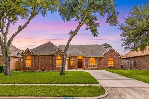 10215 Hedge Way Dr, Houston, TX, 77065-4166 | Card Image