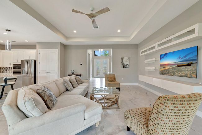 11535 Sw Surf Springs Rd, House other with 3 bedrooms, 3 bathrooms and null parking in Port St Lucie FL | Image 5
