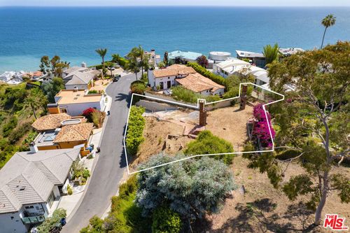 3851 Rambla Orienta, MALIBU, CA, 90265-5113 | Card Image