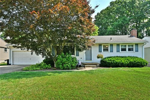 1581 Oak St, Girard, OH, 44420-1017 | Card Image