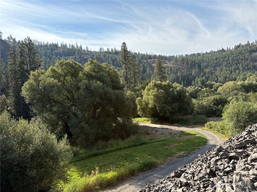 32900 Hawk Creek Ranch Rd N, Davenport, WA, 99122-8775 | Card Image