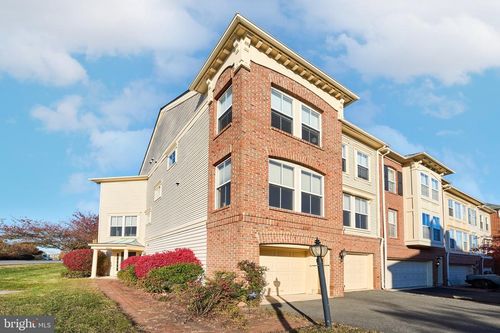 42464 Regal Wood Dr, BRAMBLETON, VA, 20148-5626 | Card Image